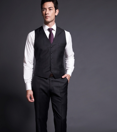 怎么避免穿正装像卖保险的,穿西装怎么才不像卖保险的