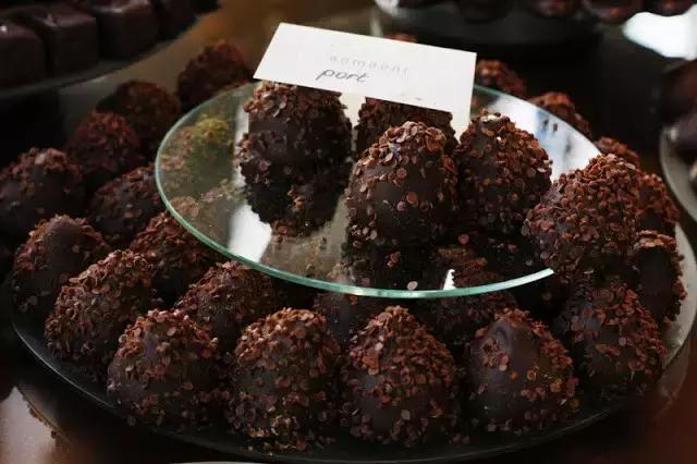 爱上这些巧克力的美味，忘记钱包在哭泣！