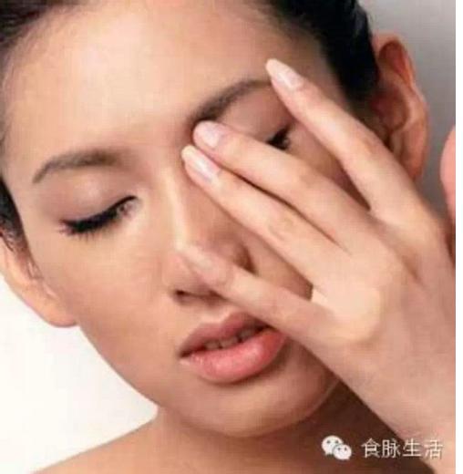 上班族眼睛干涩疲劳吃什么水果,眼睛疲劳最怕三种水果