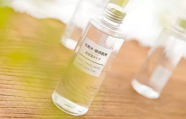 推荐给大家一款好用的护肤品,推荐一下最近很火的护肤品