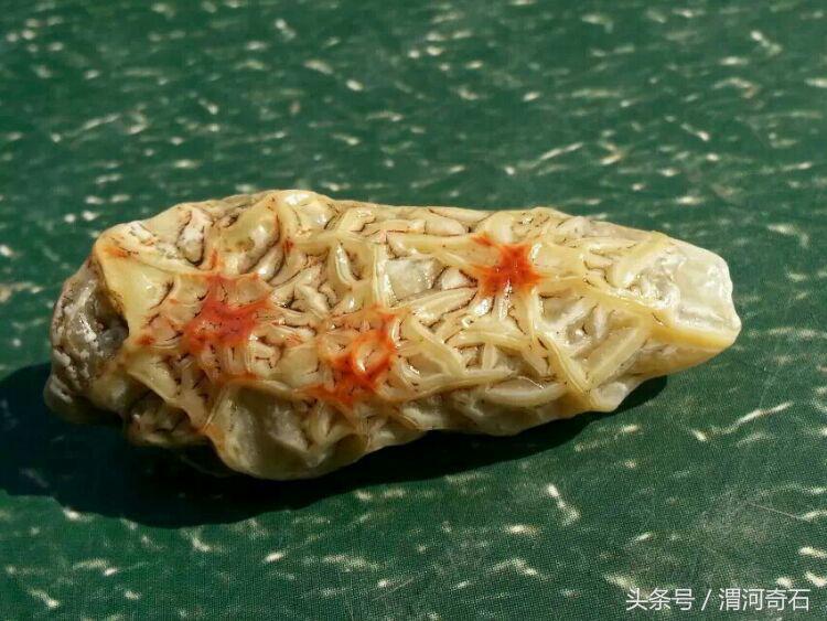 戈壁玛瑙温润如玉,心脏型戈壁玛瑙