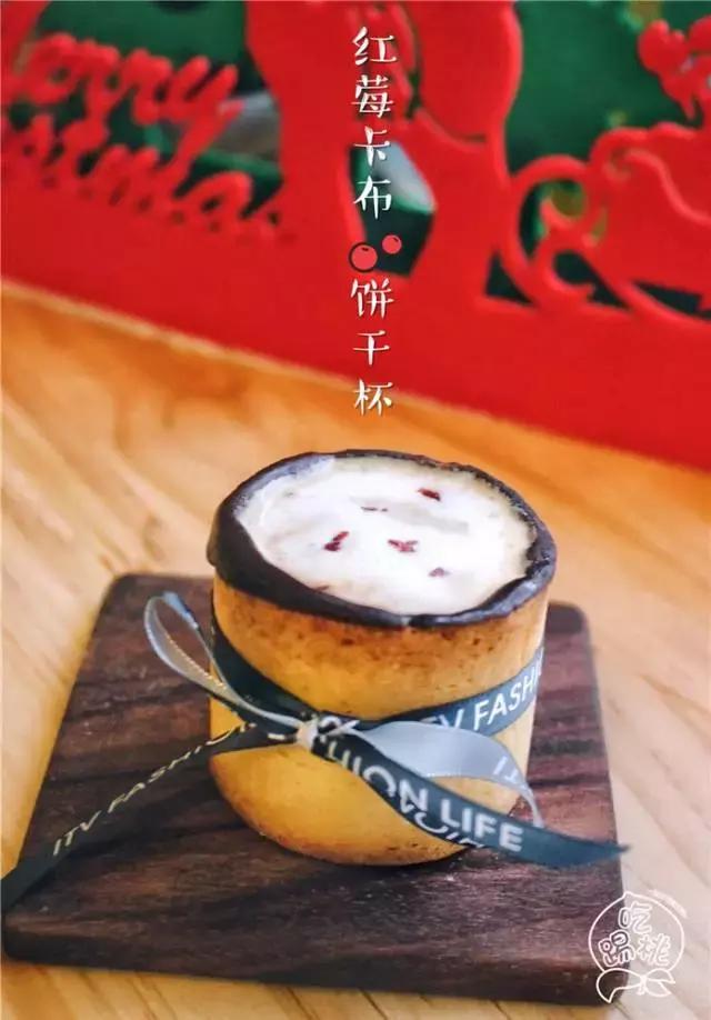 圣诞搞事啊！这杯咖啡竟好喝得我连杯子都吃掉了！