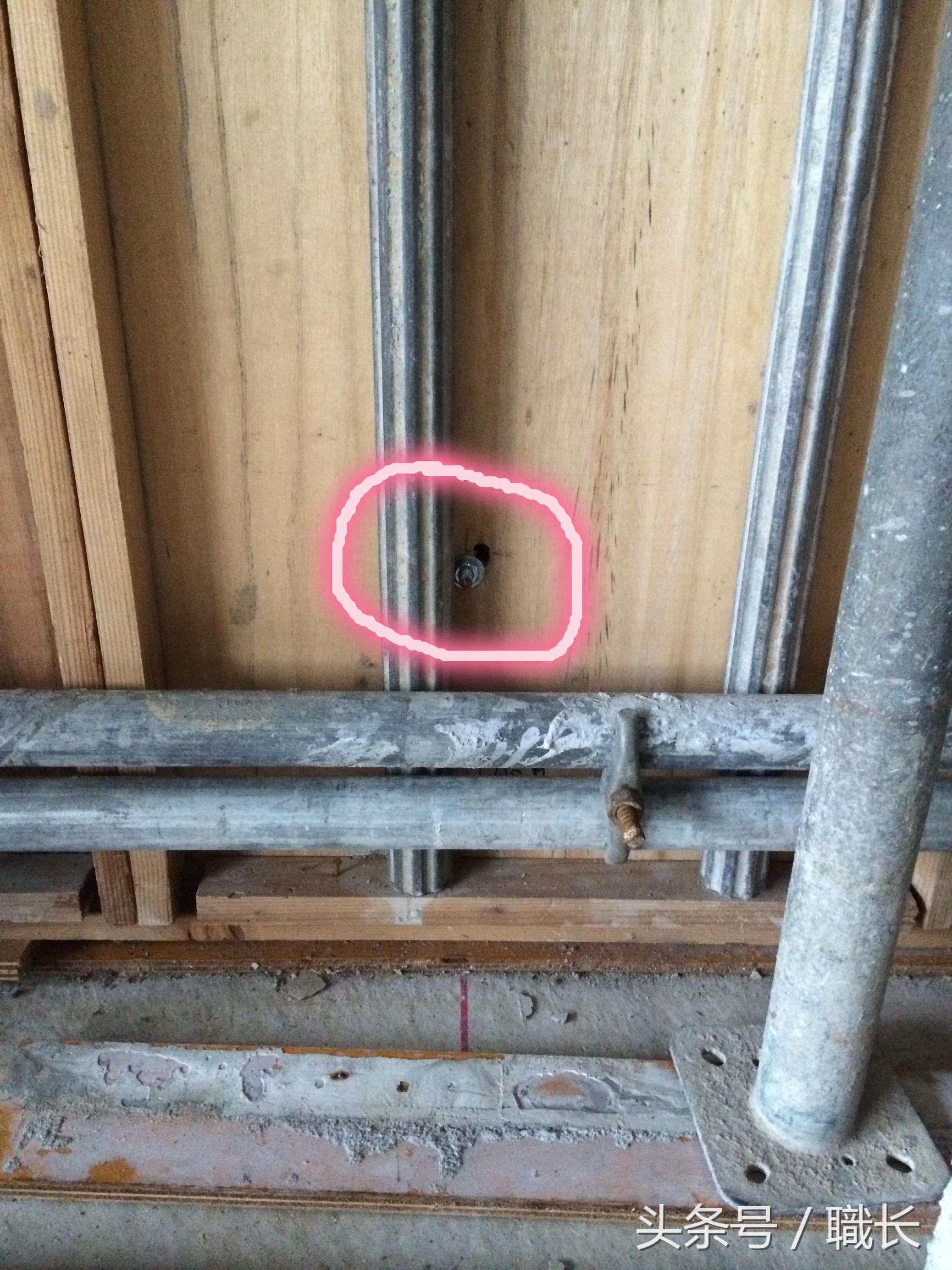 电工插座开关预埋现场视频,承重墙怎么预埋插座