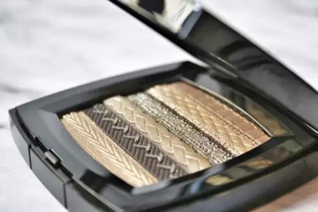 快来领取你的圣诞礼物朋友圈,你有一份圣诞礼物请查收三张图