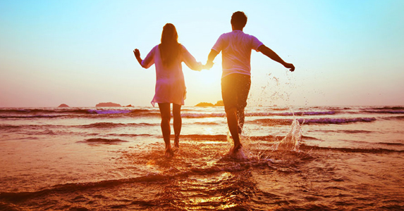 穷女孩为赚学费沦为风尘女，恋上18岁绝症男孩后却一夜暴富