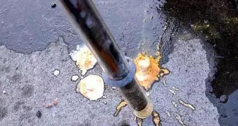 太阳能热水器水垢堵了管路怎么办,亿家能太阳能热水器清理水垢教程