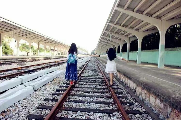 韶山伟人故居故事,韶山火车站历史资料