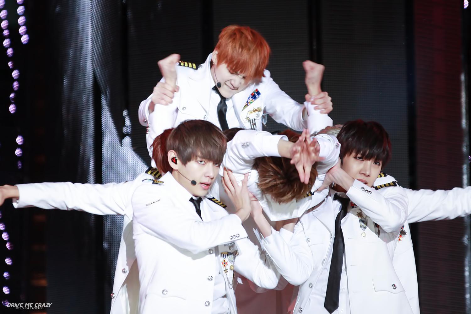 161222首次集齐三大台年末防弹又要放什么大招？