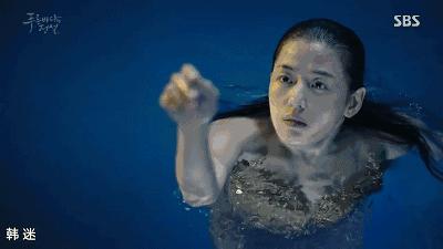 全智贤随便从垃圾桶捡来的衣服，比你一个月工资还高