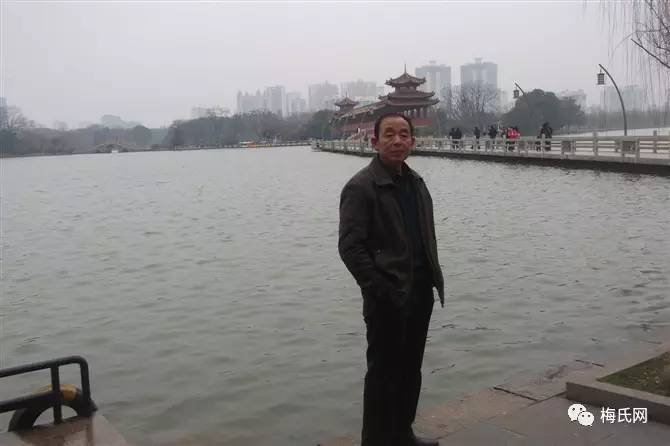 涓崕姊呮皬閫氳氨鍑虹増,涓崕姊呮皬閫氳氨