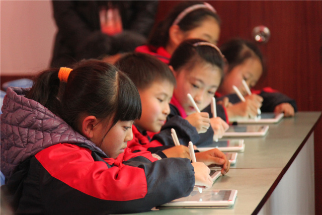 瞧，教育导报记者镜头下的2016！