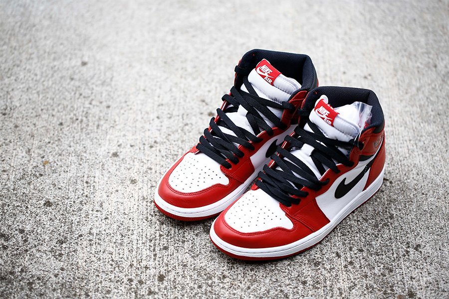 aj1现在哪双鞋值得入手,aj1两双不同配色一脚穿一只