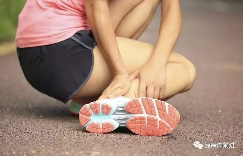 健康之路脚扭伤了怎么办,健康之路崴脚的治疗视频