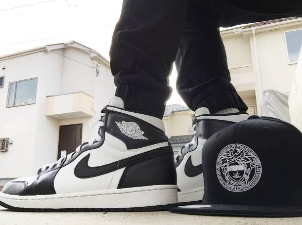 aj1现在哪双鞋值得入手,aj1两双不同配色一脚穿一只