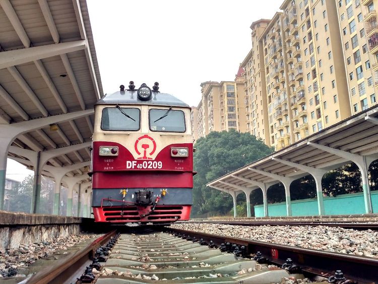 韶山伟人故居故事,韶山火车站历史资料