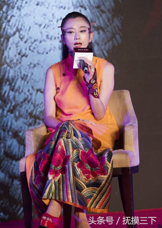 杨丽萍最后一次跳孔雀舞地点,杨丽萍跳的孔雀舞19岁