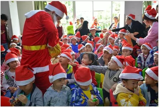 怎么给宝宝过圣诞节,医院给小朋友过儿童节