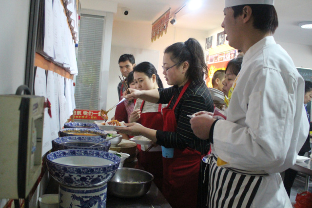 西安面皮的做法大全,汉中米皮做法小吃培训