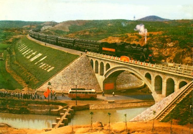 韶山伟人故居故事,韶山火车站历史资料