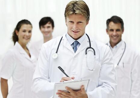 白癜风和白化病哪个更严重,白癜风跟白化病的区别哪个严重