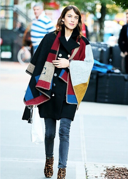 异域风情服饰不够围巾来凑,小众不撞围巾搭配