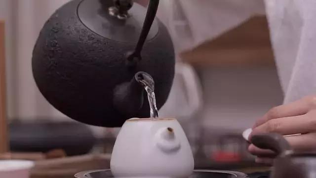 学会这几招，你也能挑选一把称心如意的铁壶
