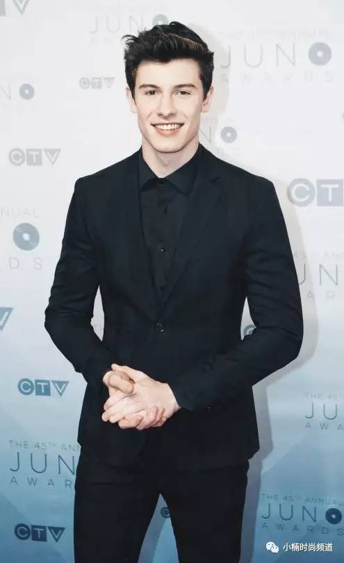 年会穿搭怎么穿才显质感,年会复古风怎么穿搭