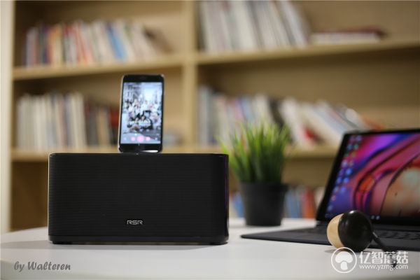 不用耳机孔一样插上就听，RSRDS909未来音响体验