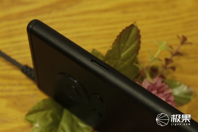 黑科技抬头显示器无线大屏最新款,黑科技多功能投影