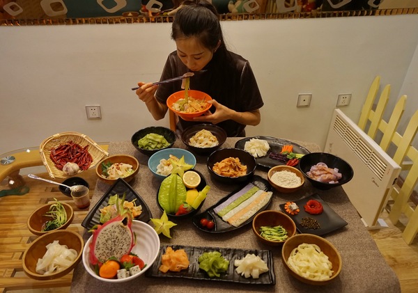 四十岁女人开凉皮店,阜新凉皮店