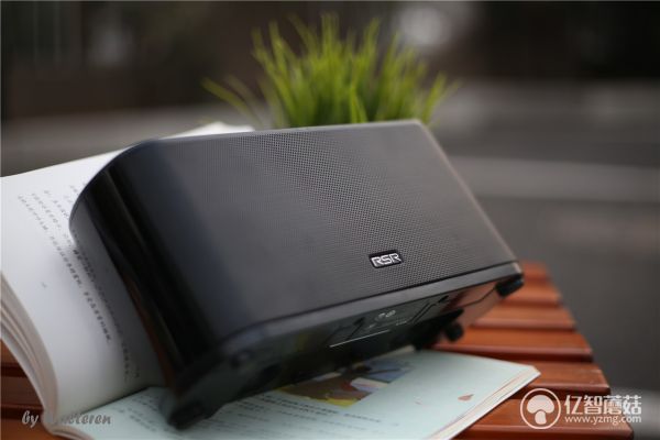 不用耳机孔一样插上就听，RSRDS909未来音响体验