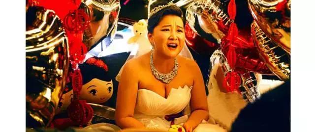 大家都在骂《摆渡人》，但我的关注点却在里面的食物