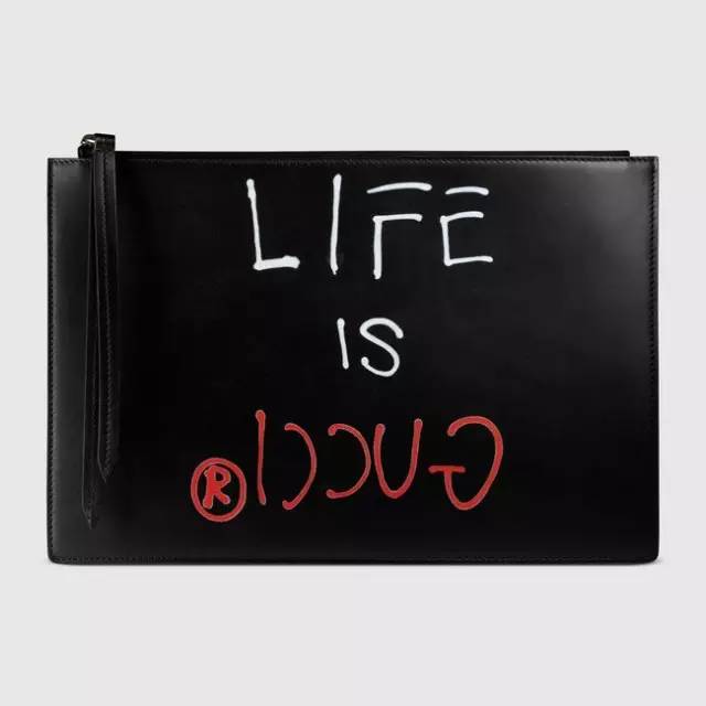 焦糖色大衣搭配什么包包好看,奢品包包如何穿搭