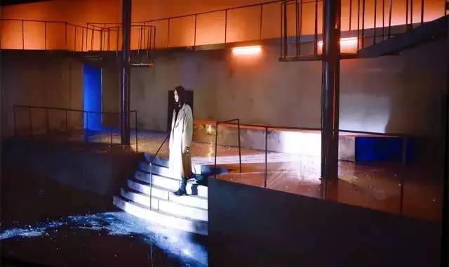 大衣店铺推荐性价比高,买哪种大衣性价比高