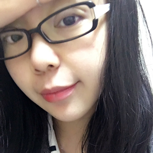 做完双眼皮眼睛像哭了一样,做完双眼皮哭了眼睛灰蒙蒙的