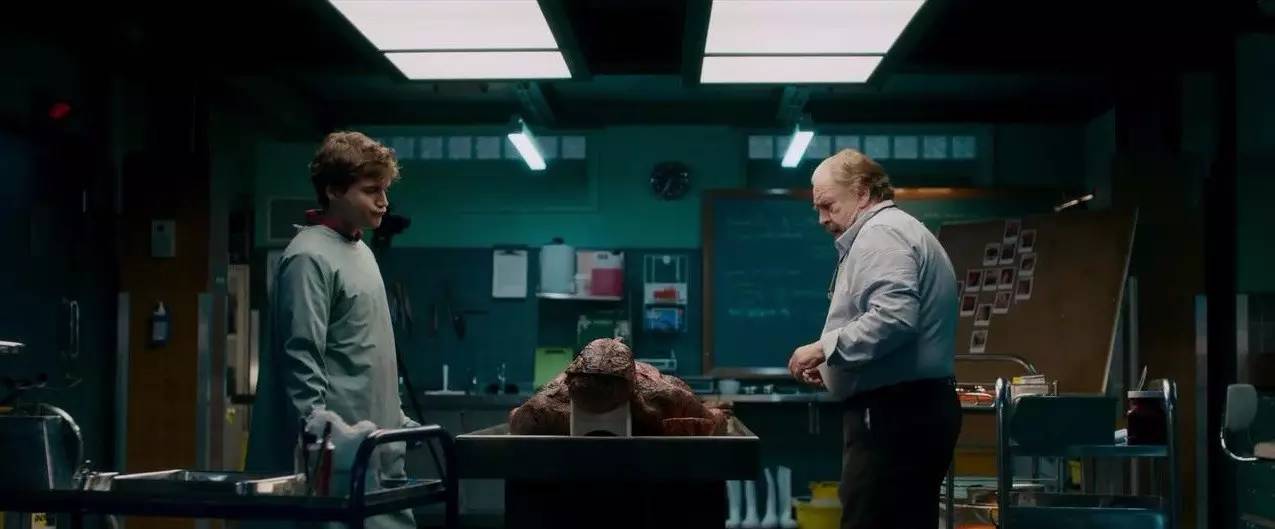 父子大战美艳女尸，导演你太会玩