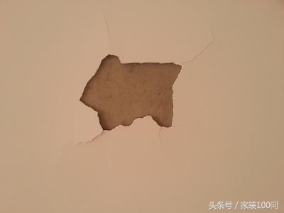 客厅墙面潮湿发霉起皮什么原因,墙面起皮鼓包发霉什么原因