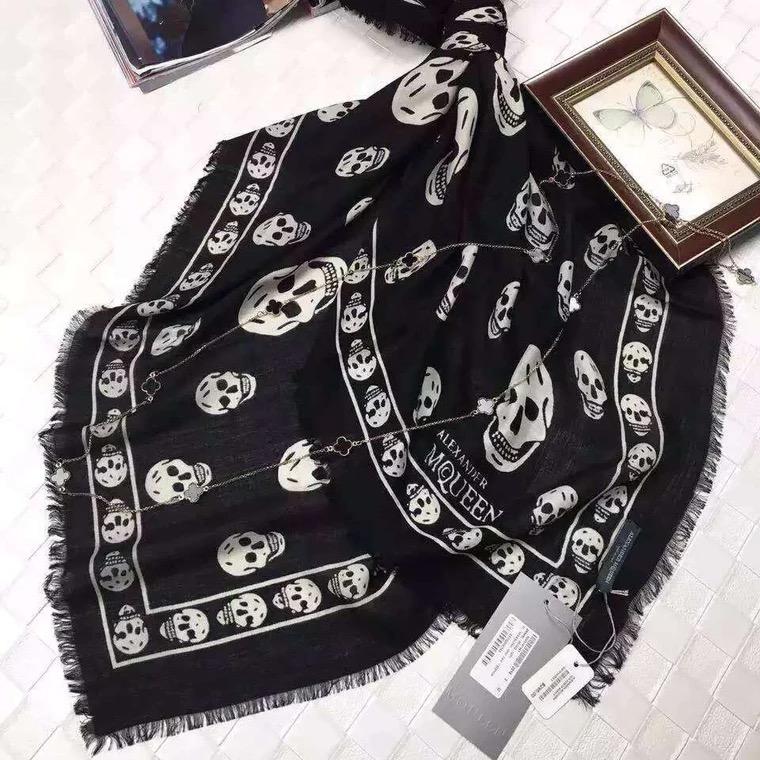 异域风情服饰不够围巾来凑,小众不撞围巾搭配