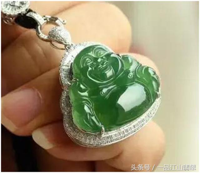 翡翠颜色和估价,冰糯翡翠颜色深浅价值