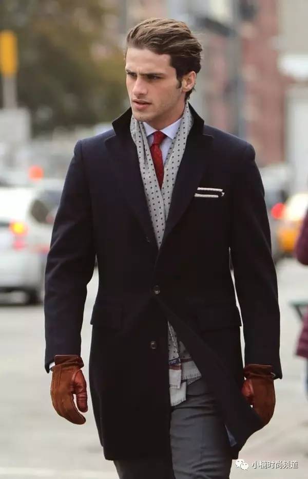 年会穿搭怎么穿才显质感,年会复古风怎么穿搭