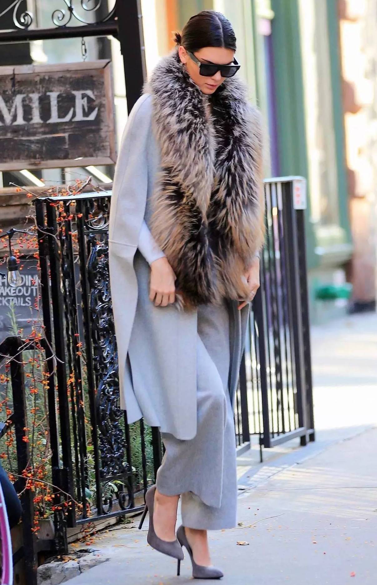 异域风情服饰不够围巾来凑,小众不撞围巾搭配