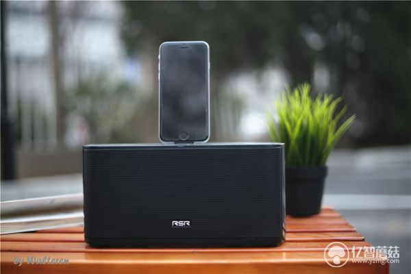 不用耳机孔一样插上就听，RSRDS909未来音响体验