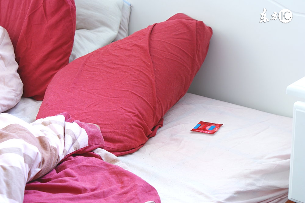 喝酒喝大了，包皮起了一堆水疱，这也是单纯疱疹吗？