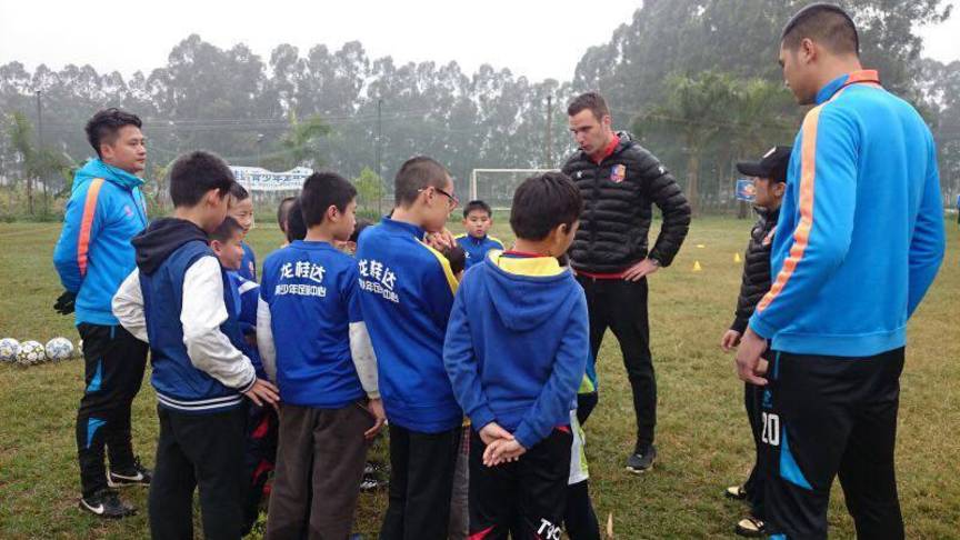 踢足球踢不好和老师有关吗,踢足球踢不好怎么办