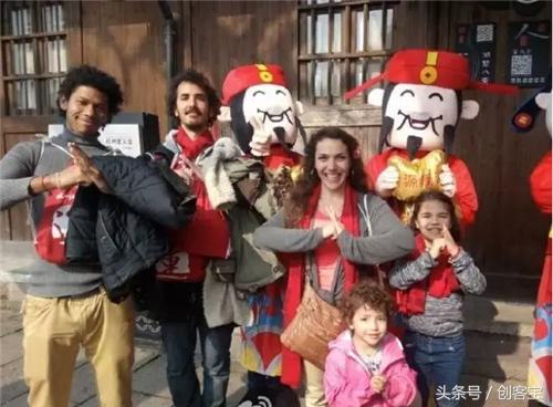 走运大会，创客宝为市民“祈福添金分享好运”