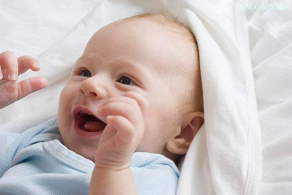 新生宝宝要关注点什么,妈妈们不用过于焦虑