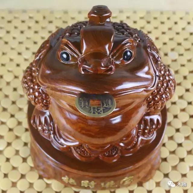 美容店的金蟾怎么摆放招财,为什么说摆放金蟾摆件可以招财