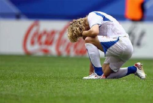 天下足球世界杯十大悲情人物,足坛十大悲情瞬间