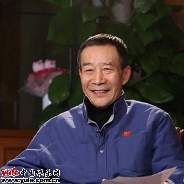 有过多少往事仿佛就在昨天江苏卫视鸡年春晚再放怀旧牌《渴望》剧组27年后重聚首