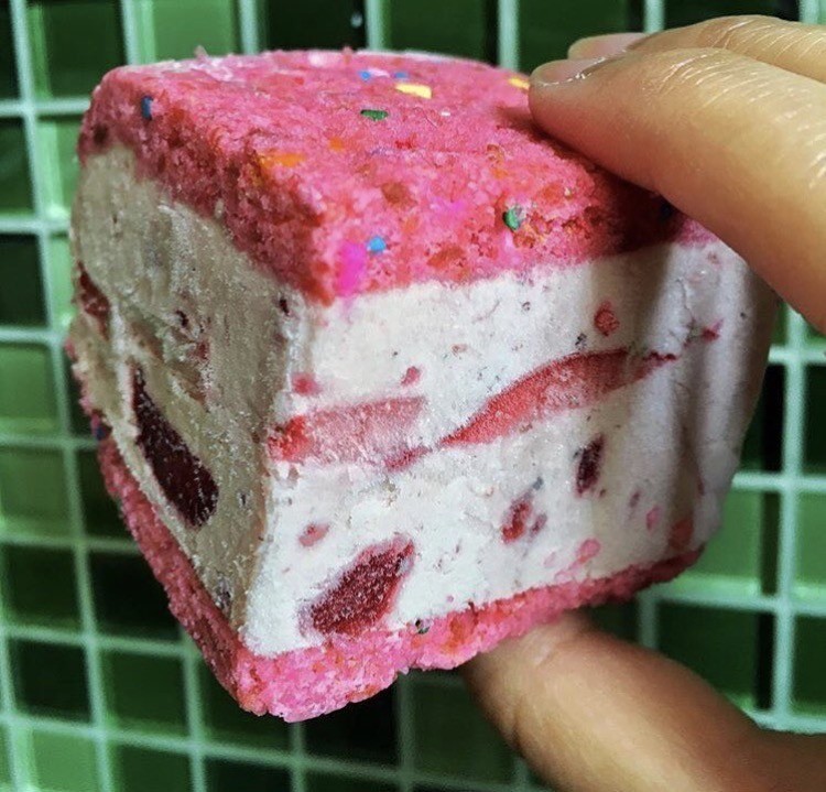 有没有见过最漂亮又好吃的冰淇淋,有什么好吃又不腻的冰淇淋